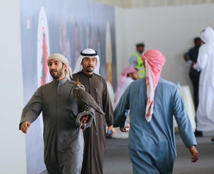 صقارو الإمارات يتألقون في بطولة ناصر بن حمد الدولية