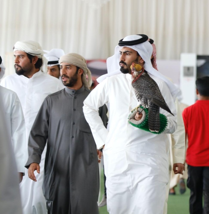 صقارو الإمارات يتألقون في بطولة ناصر بن حمد الدولية