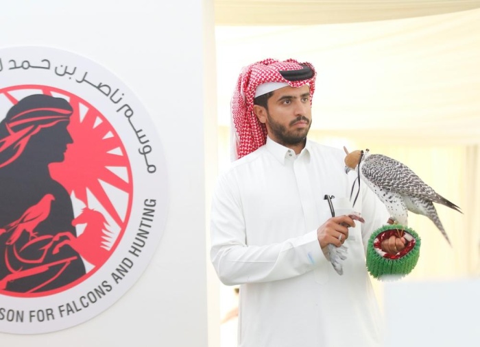 صقارو الإمارات يتألقون في بطولة ناصر بن حمد الدولية