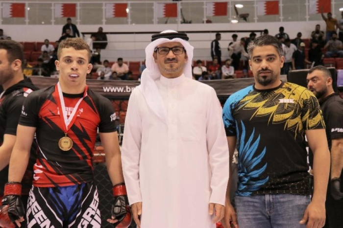سلمان بن محمد يتويج الفائزين بالمراكز الأولى في بطولة البحرين المفتوحة لـMMA