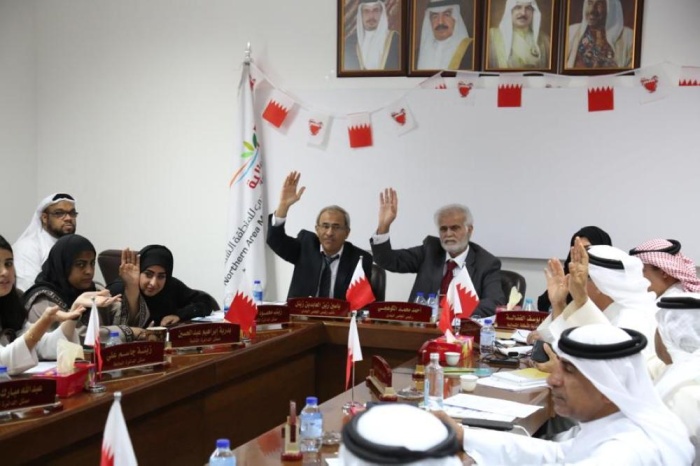 القبيسي يقترح إنشاء مسبح أولمبي في "الشمالية"