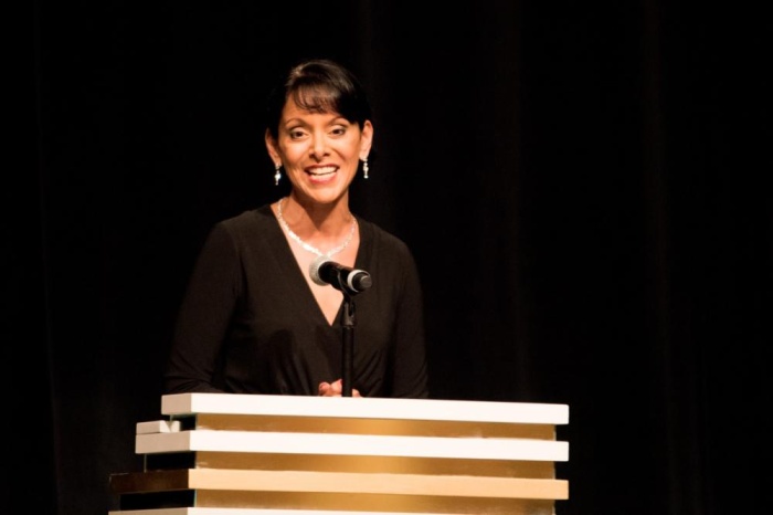 "دموع حديد"..عرض عكس إرث المعمارية الراحلة حديد عبر تأويلات بصرية مبهرة