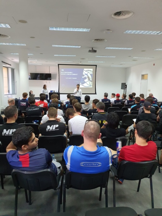 "اتحاد السيارات" يحتضن اجتماع سباقات الـ Formula 2 & 3