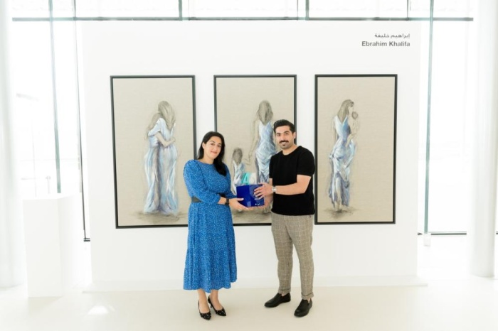 الفنان إبراهيم خليفة يفوز بجائزة الجمهور في معرض البحرين للفنون التشكيلية