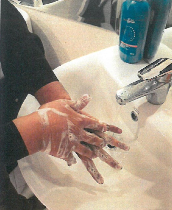 "بلدي الجنوبية": تشديد الاشتراطات الصحية للصالونات الرجالية والنسائية