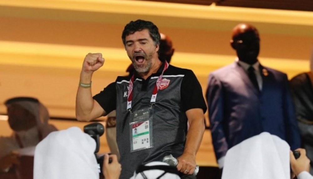 سوزا والطاقم الفني المعاون للأحمر: البحرين أكثر أماناً في ظل الإجراءات الاحترازية لمواجهة "كورونا"