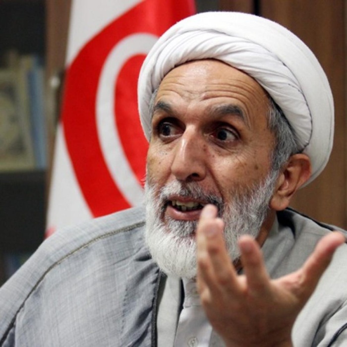 رجل دين إيراني: أميركا صنعت كورونا لتطفئ شعلة إيران