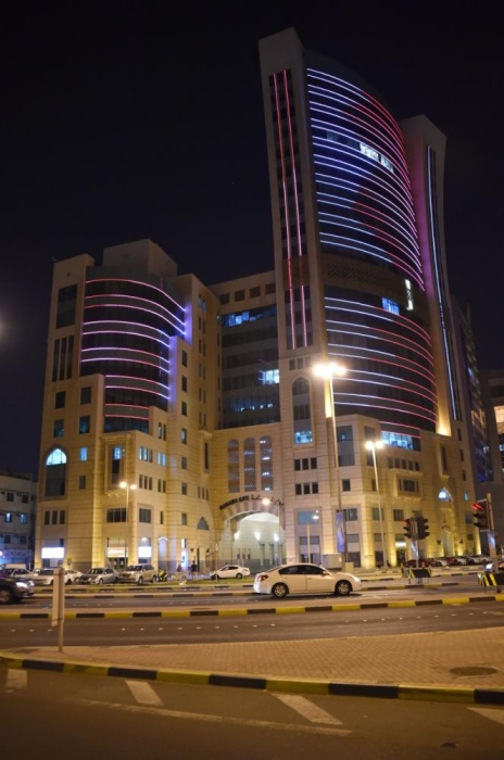 مبادرة تفاؤل وسط أجواء كورونا.. برج الزامل يضيء بعلم ...