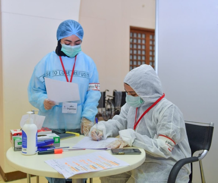 بالصور.. متطوعون في مكافحة كورونا: سنقدم الغالي والنفيس من أجل البحرين