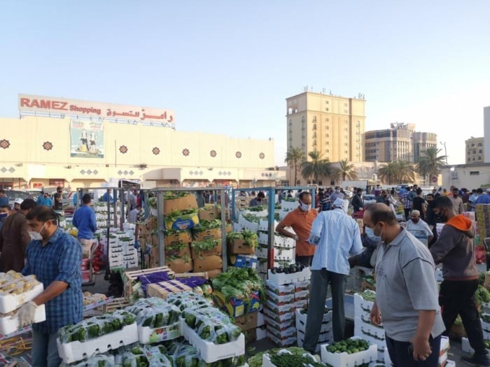 استعداداً لرمضان.. إقبال كبير على الخضراوات والفواكه بـ"المنامة المركزي"