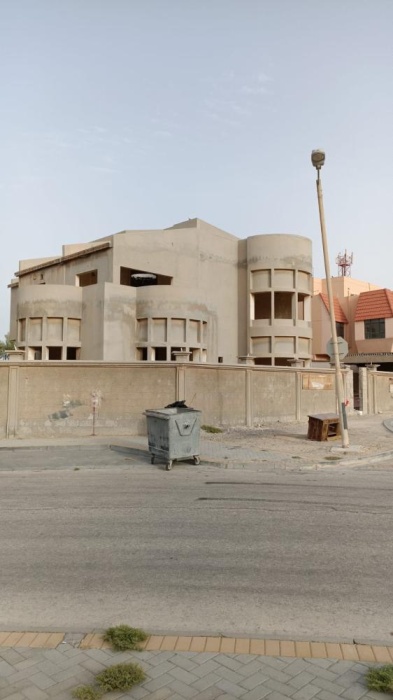 القبيسي: البيوت المهجورة بـ"تاسعة الشمالية" أوكار للرذيلة والجن و"كورونا"