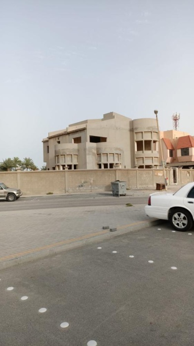 القبيسي: البيوت المهجورة بـ"تاسعة الشمالية" أوكار للرذيلة والجن و"كورونا"