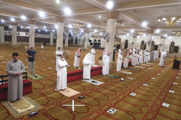 بالصور..أول صلاة فجر في مساجد مكة المكرمة بعد فتحها