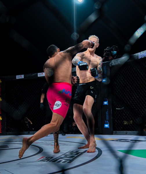 خالد بن حمد: سعداء بعودة البطولات العالمية على أرض مملكة البحرين في ظل جائحة "كورونا"