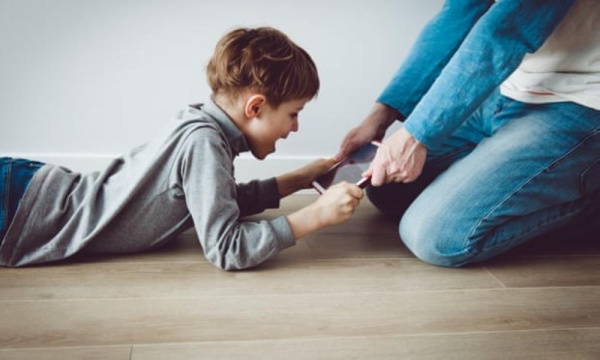 منى حبيل: الأهل السبب الرئيس في إدمان الأطفال الأجهزة الإلكترونية