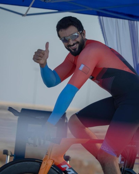 ناصر بن حمد يحقق المركز الأول في سباق ضد الساعة للدراجات