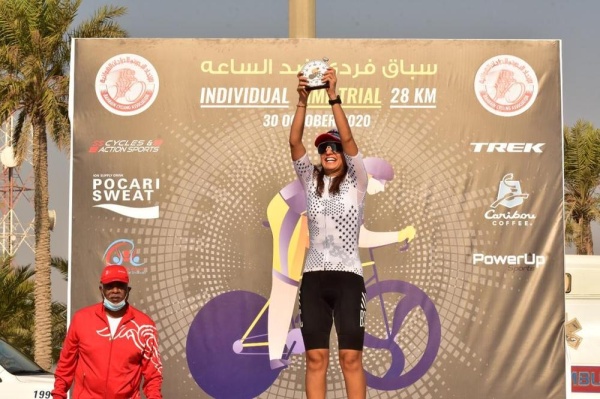 ناصر بن حمد يحقق المركز الأول في سباق ضد الساعة للدراجات