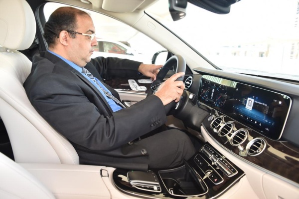 "مرسيدس بنز E الجديدة".. فخامة القيادة ورفاهية السلامة