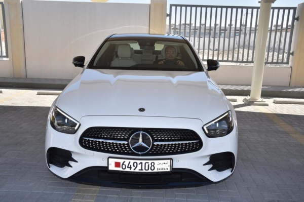 "مرسيدس بنز E الجديدة".. فخامة القيادة ورفاهية السلامة