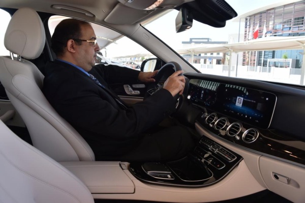 "مرسيدس بنز E الجديدة".. فخامة القيادة ورفاهية السلامة