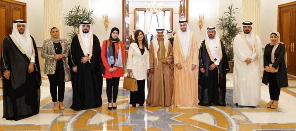 بالصور | خليفة بن سلمان مسيرة نصف قرن من العطاء المتواصل في بناء البحرين