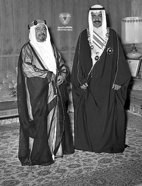 بالصور | خليفة بن سلمان مسيرة نصف قرن من العطاء المتواصل في بناء البحرين