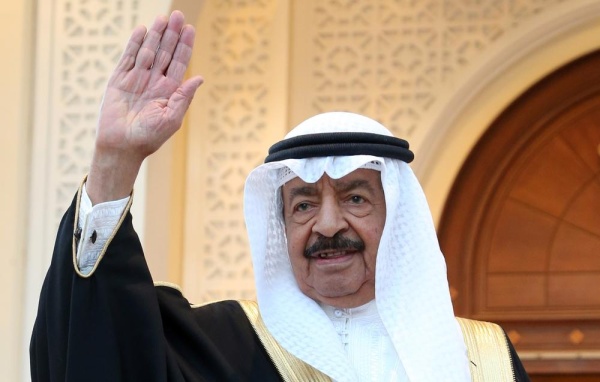 بالصور | خليفة بن سلمان مسيرة نصف قرن من العطاء المتواصل في بناء البحرين