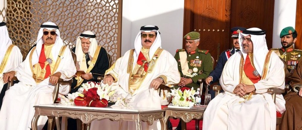 بالصور | خليفة بن سلمان مسيرة نصف قرن من العطاء المتواصل في بناء البحرين