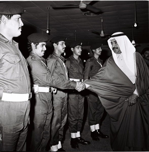 بالصور | خليفة بن سلمان مسيرة نصف قرن من العطاء المتواصل في بناء البحرين