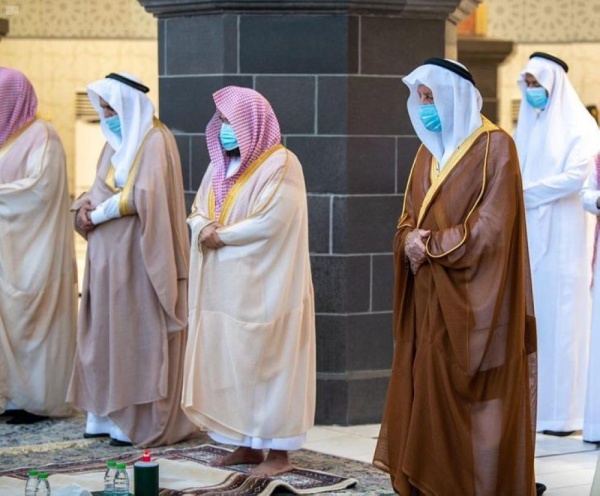 بالصور .. السعودية تصلي الاستسقاء