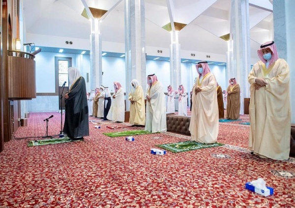 بالصور .. السعودية تصلي الاستسقاء