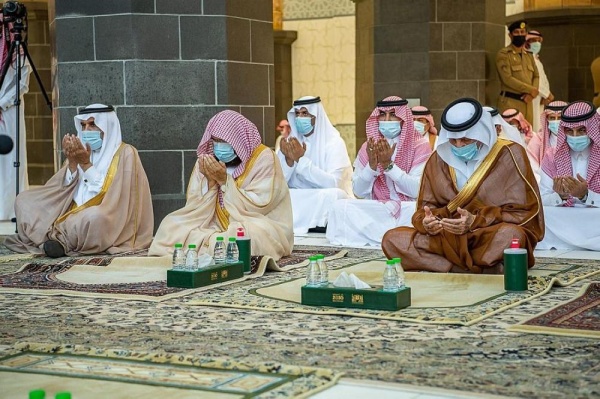 بالصور .. السعودية تصلي الاستسقاء