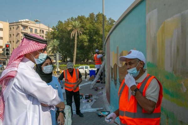 أمانة العاصمة تدشن اكبر جدارية وطنية في المنامة