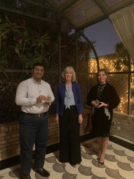 القائم بأعمال السفارة الأمريكية تحتفي بالذكرى الثمانين لبرنامج الزائر الدولي القيادي