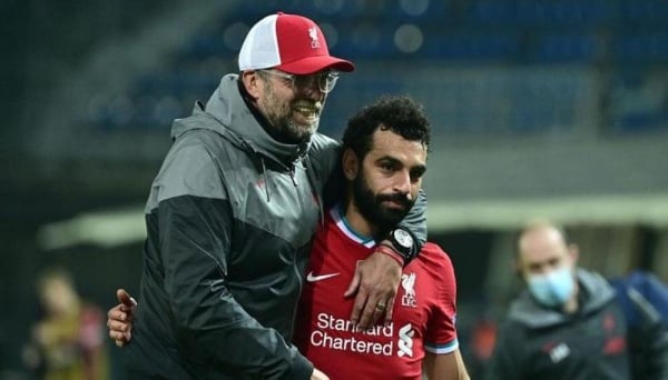 كلوب يدافع عن "محمد صلاح وشركاه".. ويهاجم تشيلسي