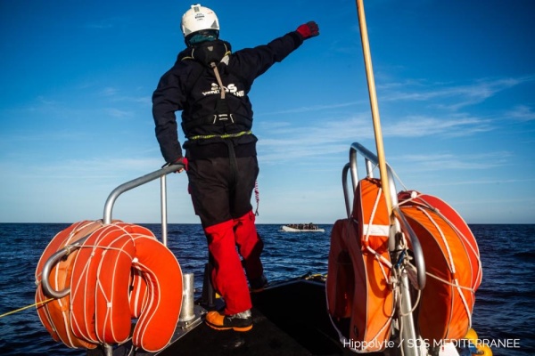 بالصور.. &laquo;أوشن فايكينغ&raquo; تنقذ أكثر من 180 شخصاً قبالة السواحل الليبية