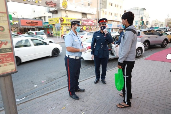 بالصور.. 43834 مخالفة عدم لبس الكمامة في البحرين