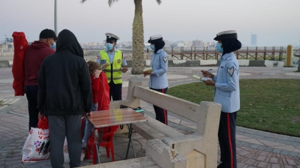 بالصور.. 43834 مخالفة عدم لبس الكمامة في البحرين