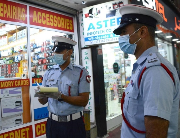 بالصور.. 43834 مخالفة عدم لبس الكمامة في البحرين