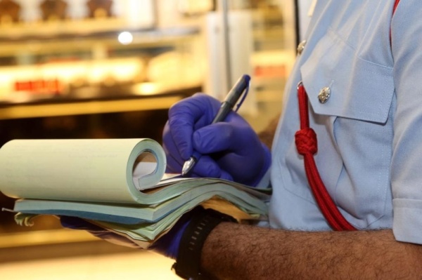 بالصور.. 43834 مخالفة عدم لبس الكمامة في البحرين