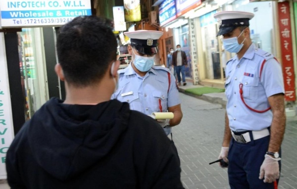 بالصور.. 43834 مخالفة عدم لبس الكمامة في البحرين