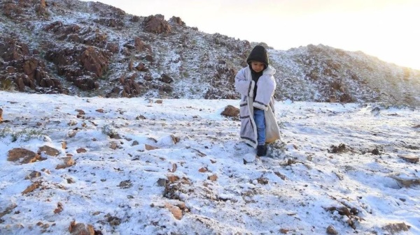 22 درجة تحت الصفر ، من المتوقع أن يتجمد جبل اللوز الشهير في المملكة العربية السعودية