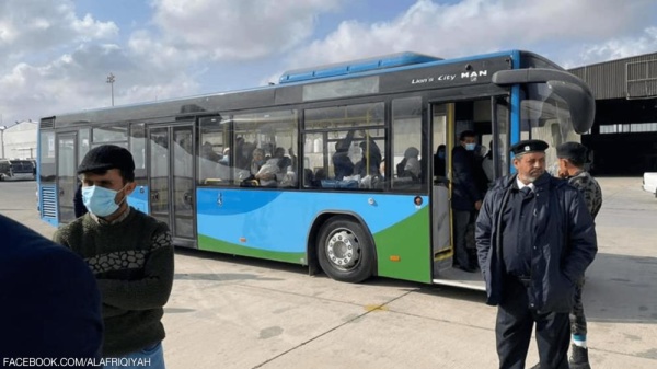 الطريق إلى مصراتة.. "فتح" جوي ومساومات برية