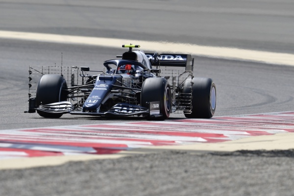 ماكس فيرستابين يتصدر اليوم الأول من التجارب الشتوية بحلبة البحرين الدولية