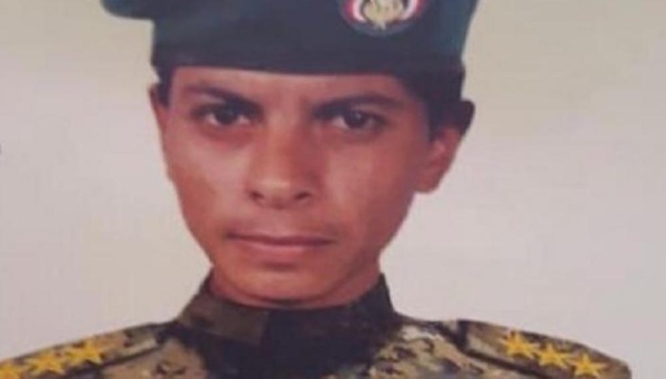 رتب عسكرية للصغار.. إغراءات حوثية تفتك بأطفال اليمن