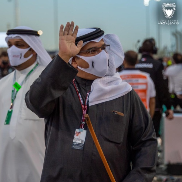 ولي العهد رئيس مجلس الوزراء يزور حلبة البحرين الدولية