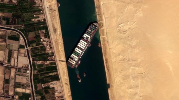 السويس عرض قناة كم طول