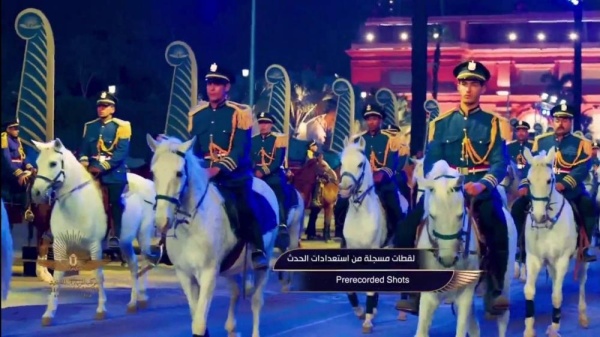 بالصور.. مصر تؤكد فرعونيتها بموكب المومياوات الملكية