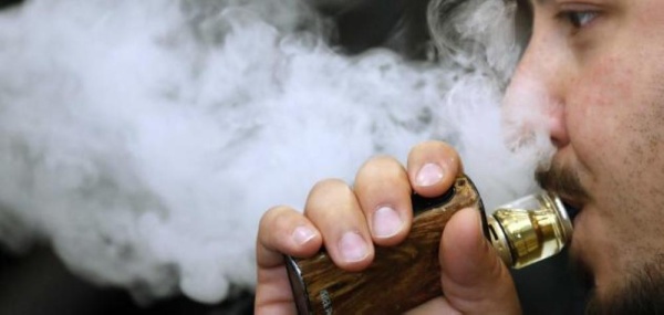 المقاهي والمجالس الرمضانية السبب في إقبال الشباب على الشيشة