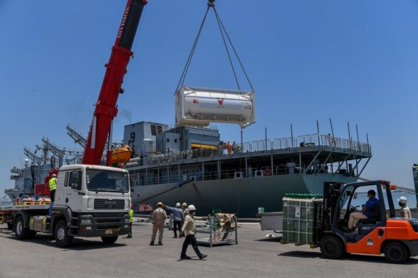 البحرين ترسل معدات طبية وأكسجين لباكستان